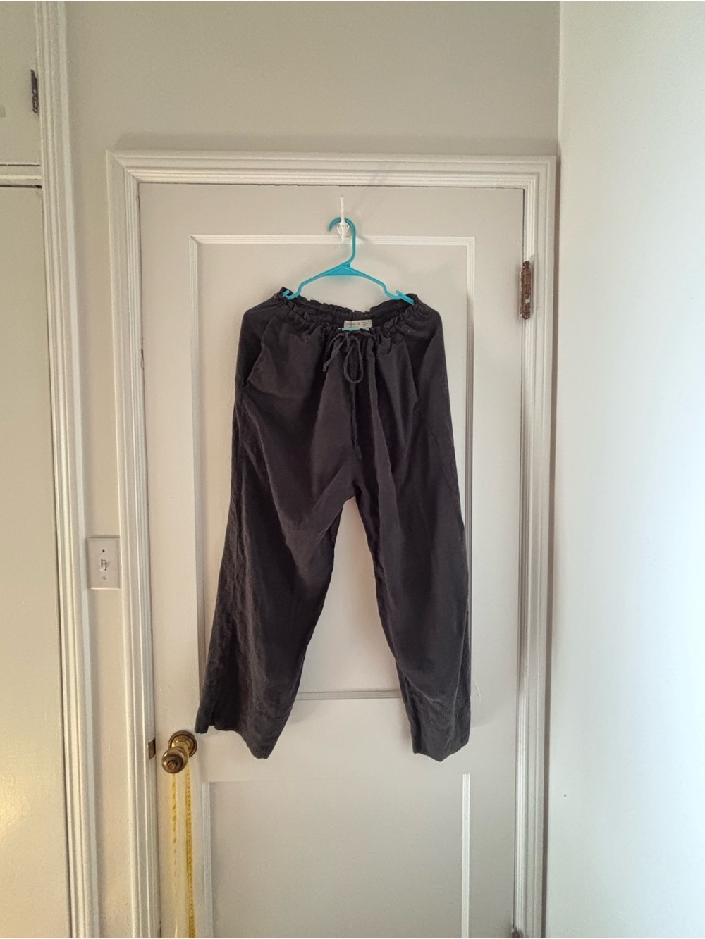 Hackwith black linen cropped drawstring pants
